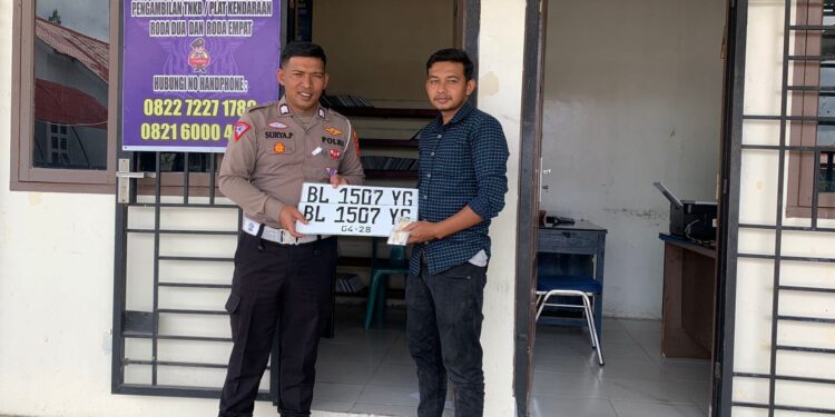 Satlantas Bener Meriah ‘Jemput Bola’ dalam Melayani Perpanjang STNK dan TNBK