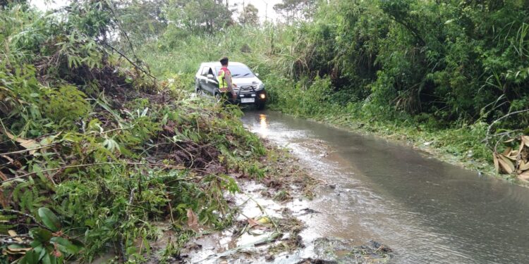 Bencana Alam Tanah Longsor di Jalan Lintas KKA Aceh Utara, Polisi Lakukan Pengaturan Lalulintas