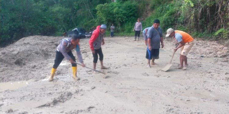 Sempat Lumpuh Total Akibat Bencana Alam Tanah Longsor, Kini Jalan Uning-Pamar Sudah Dapat Dilalui Kendaraan