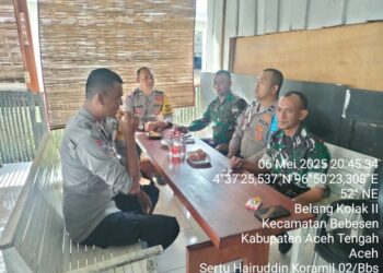 Babinsa koramil 02 / Bebesen ngopi bareng bersama bhabinkamtibmas dan warga binaan.   