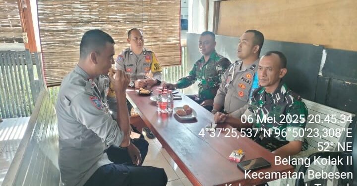 Babinsa koramil 02 / Bebesen ngopi bareng bersama bhabinkamtibmas dan warga binaan.