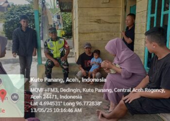 Babinsa Koramil 02 / Bebesen jalin silahturahmi dengan warga dan himbau terkait kesehatan