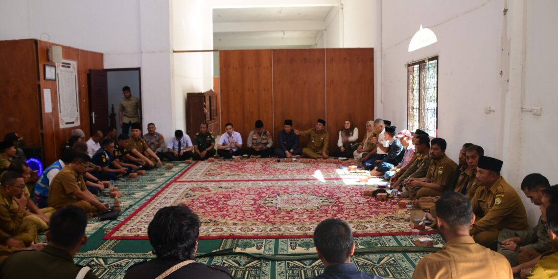 Peringatan Terakhir! 5 Juli Pukul 24.00 Batas Akhir Pembongkaran Mandiri Cangkul Padang dan Dedem Di Danau Laut Tawar