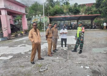 Babinsa koramil 02 / bebesen komsos jalin silaturahmi dengan aparat kecamatan