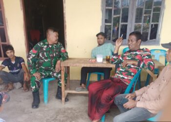 Babinsa koramil 02 / Bebesen komsos media untuk jalin silahturahmi bersama warga binaan.