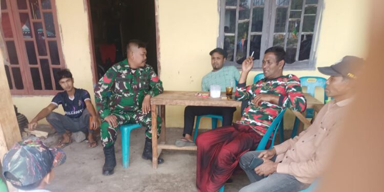 Babinsa koramil 02 / Bebesen komsos media untuk jalin silahturahmi bersama warga binaan.