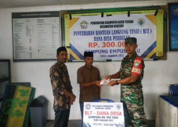 Wujud peran aktif babinsa koramil 02 / Bebesen dampingi penyaluran BLT dana desa