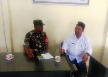 Kerja sama yang baik, babinsa koramil 02 / Bebesen komsos bersama kepala desa