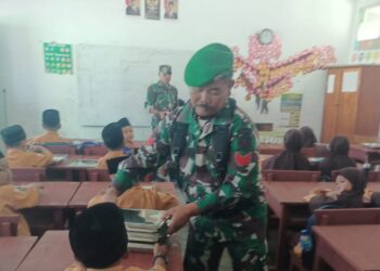 Babinsa koramil 02/Bebesen dampingi pelaksanaan makan bergizi gratis