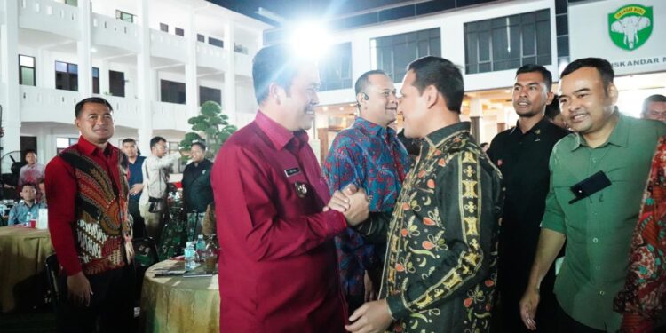 Bupati Haili Yoga Hadiri Lepas Sambut Pangdam Iskandar Muda