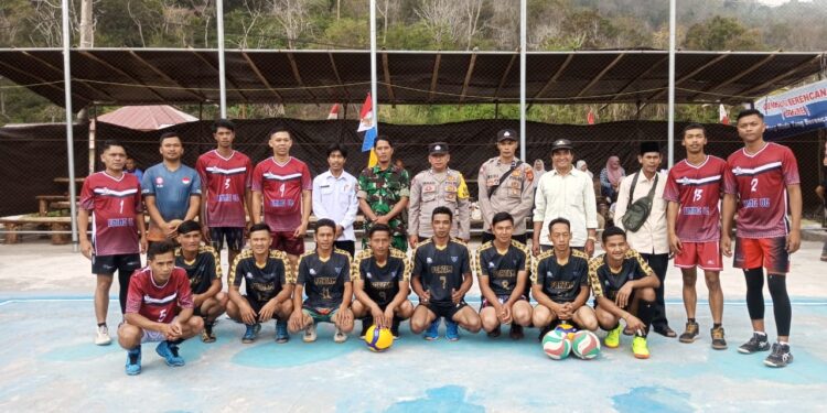 Sinergitas babinsa 02/Bebesen dan bhabinkamtibmas PAM turnamen bola volly