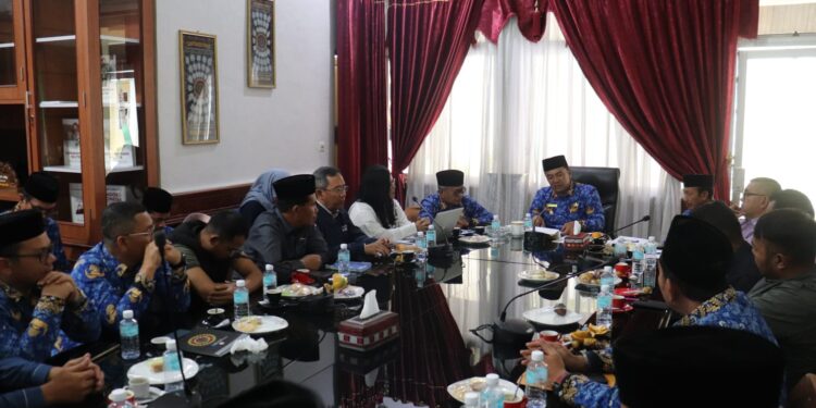 Audiensi dengan Staf Khusus Kementerian Transmigrasi, Wabup Muchsin Hasan Dorong Penguatan Daerah Transmigrasi Ketapang Nusantara