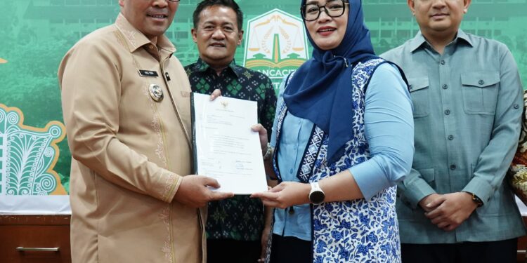 Bupati Haili Yoga Paparkan Lanjutan Pembangunan Rumah Sakit Regional Pegasing di Hadapan Komisi IX DPR RI