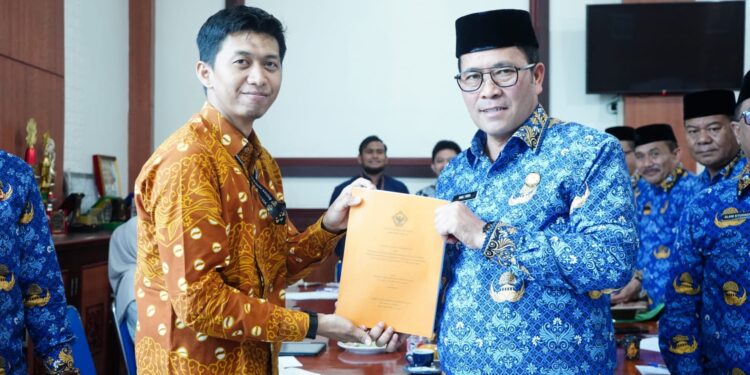 Exit Meeting Pemeriksaan BPK RI Terkait Pengelolaan PAD, Bupati Haili Yoga : Perbaikan Harus Menyeluruh dan Berani Sesuai Aturan