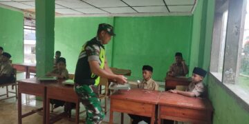 Babinsa koramil 02/ Bebeseb dampingi pelaksanaan makan bergizi gratis