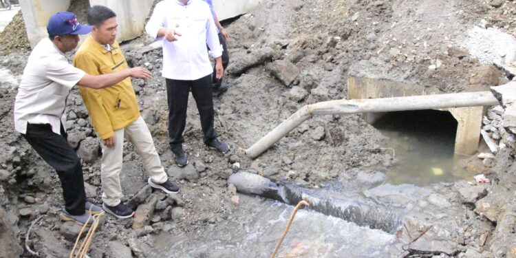 Pemkab Aceh Tengah Tangani Banjir Jalan Lintang, Wabup Muchsin Hasan Turun Langsung Tinjau Pemasangan Box Culvert