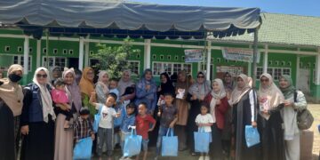 PW Aisyiyah Aceh Serahkan Bantuan Kepada Warga Kr. Mane yang Terdampak Bencana